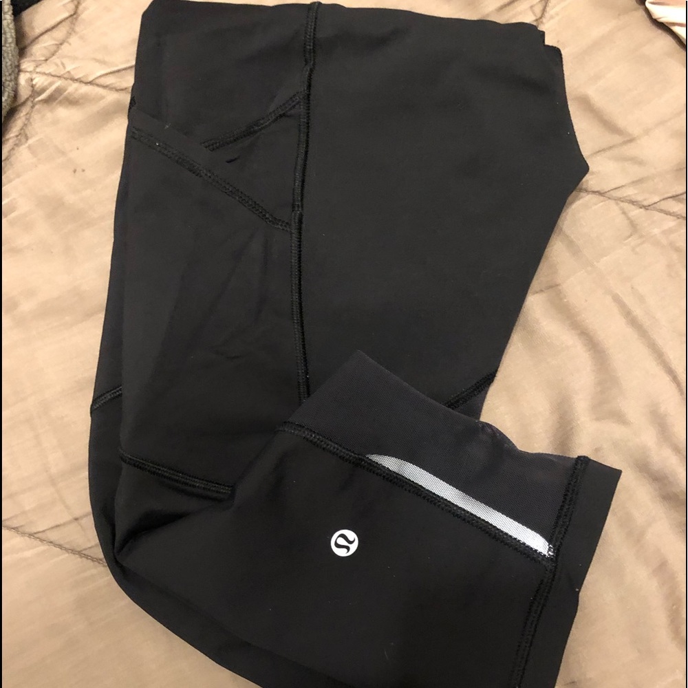 Below the knee length lululemon black yoga pants
